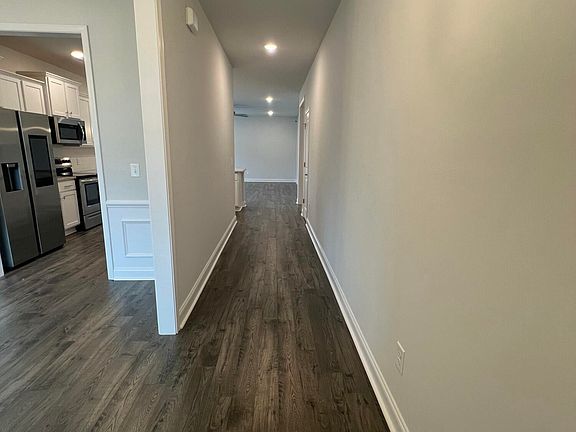 4th image of 356 Eliza Way