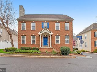 6965 Klett Dr, Fort Belvoir, VA 22060