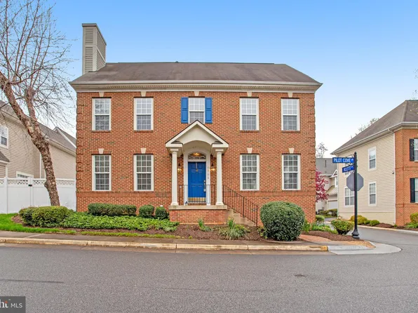 6965 Klett Dr, Fort Belvoir, VA 22060