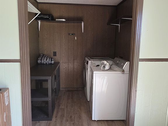 4th image of 142 Gail Ave