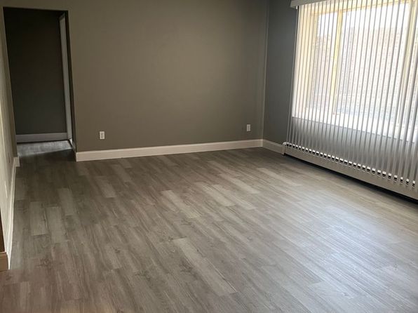 4601 Independence Ave N APT 204