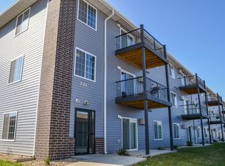 721 8th St SW #204, Dickinson, ND 58601