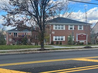 372 Grand Ave #90, Leonia, NJ 07605