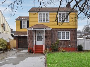 103 Silver St, Elmont, NY 11003