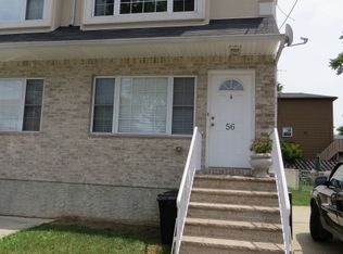 56 8th St, Staten Island, NY 10306
