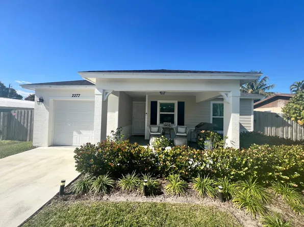 2277 SE Monroe St, Stuart, FL 34997