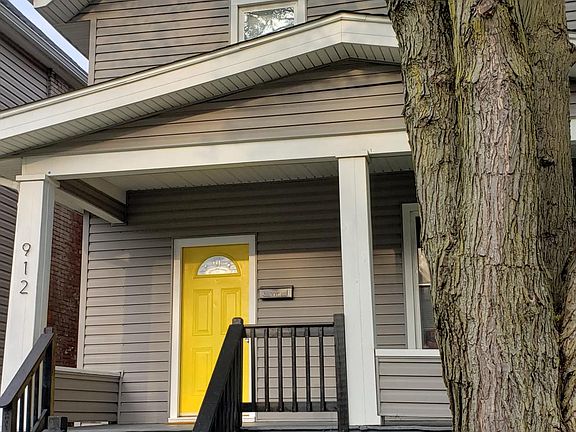 3rd image of 912 Oakwood Ave