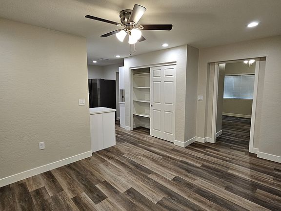 3rd image of 510 N 97th Pl
