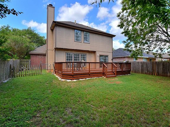 3rd image of 1508 Parkwood Dr