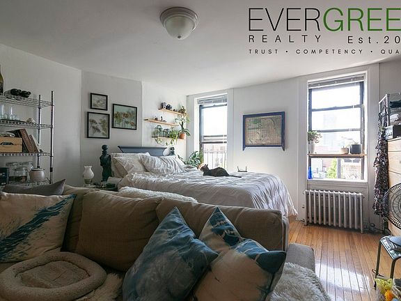 5th image of 195 Bedford Ave Ste 9