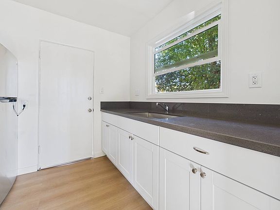 2nd image of 1931 Wilcox Ave #1929-1