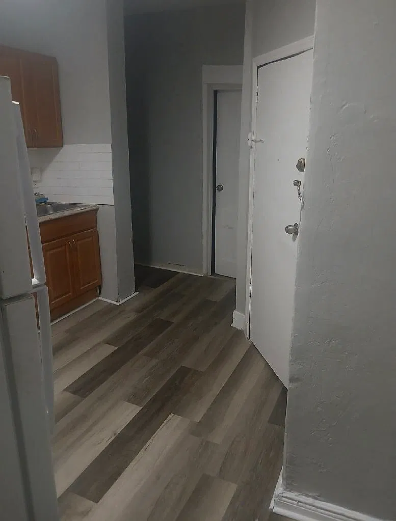 2 bed, 600 sqft, $2,050 — Photo 2