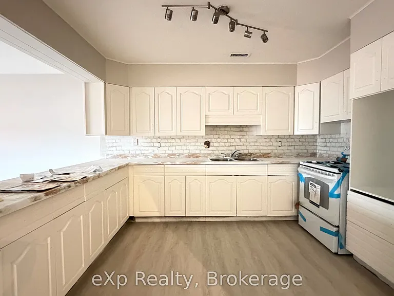 2 King St #1 — Photo 1