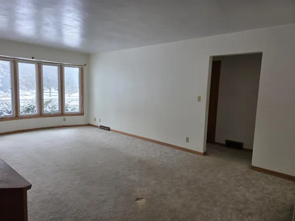 2024 Kimball Ave, Waterloo, IA 50702