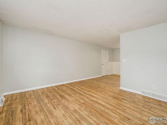 4th image of 3020 Sunset Dr
