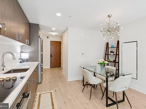 3rd image of 1211 Van St SE APT 1003