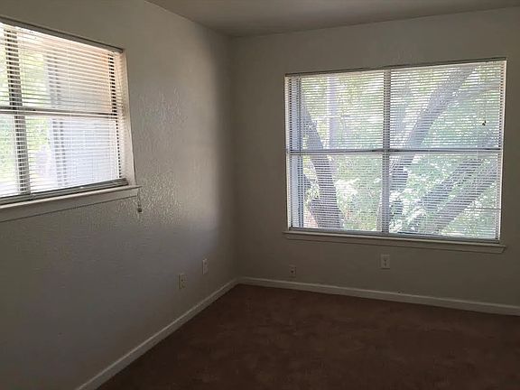 4th image of 1900B Sandy Ct #1900-B