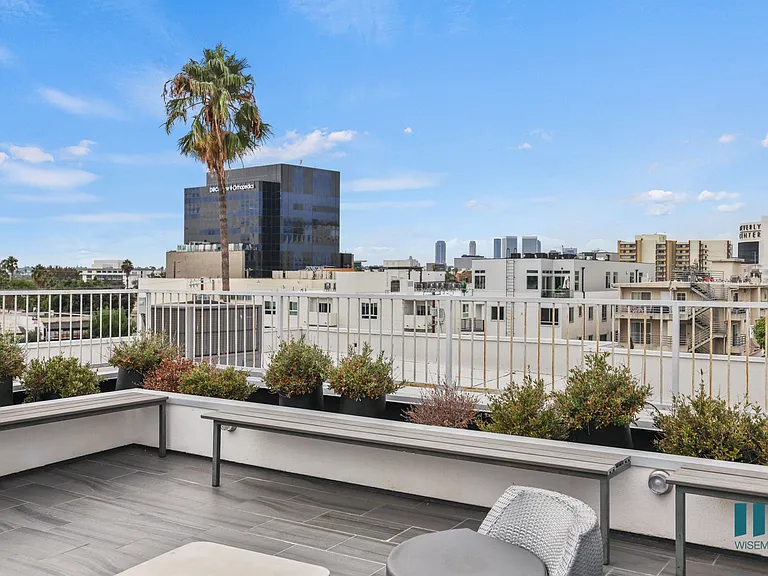 Rooftop Terrace with Entertainment Area