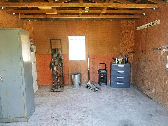 4th image of 104 County Road 3324