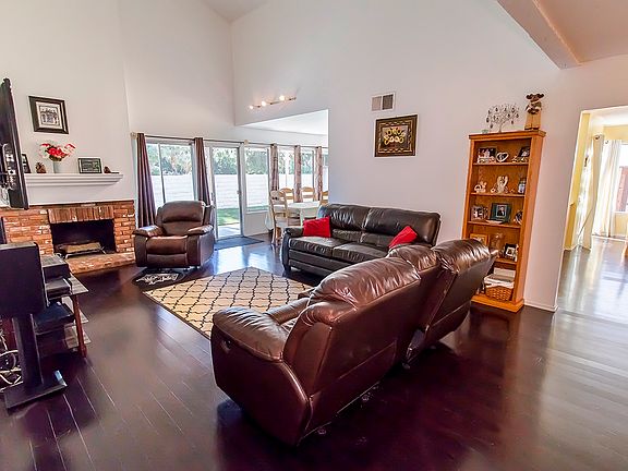 5th image of 2992 Morningside Dr