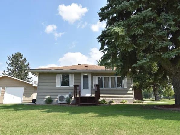 713 Dow Ave SE, Red Lake Falls, MN 56750
