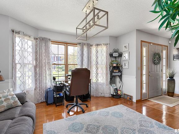 4th image of 5003 Mayfield Dr