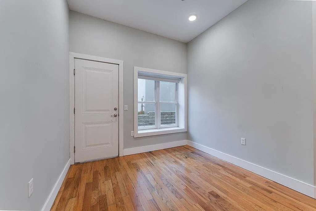 1 bed, 1.0 bath, $2,400 — Photo 3