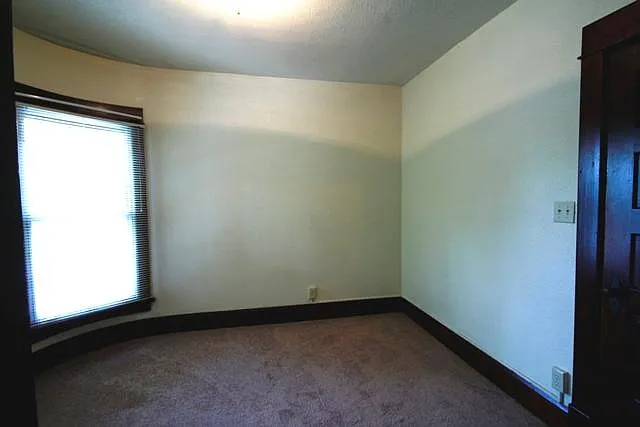 Building Photo - 2615 Kingman Blvd #4