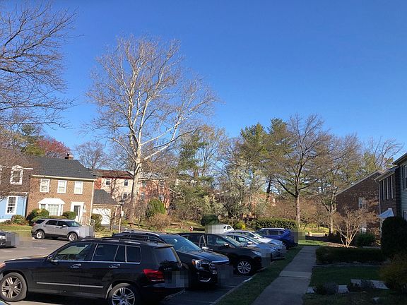 5th image of 5841 Berkshire Ct