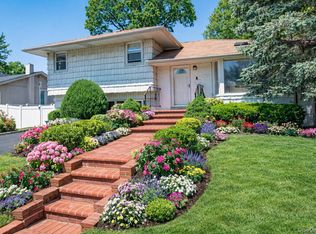 36 Middle Lane, Jericho, NY 11753