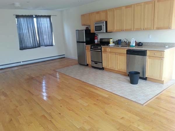 1st image of 2051 29th St