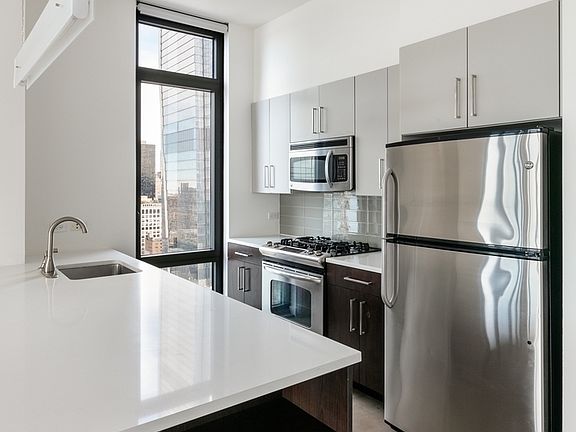 4th image of 312 11th Ave APT 35F