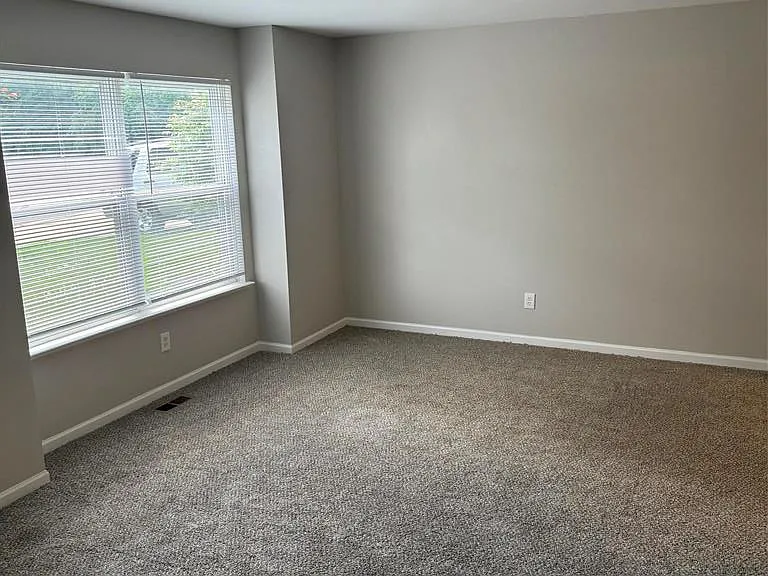 1106 Oak Valley Dr — Photo 1