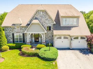 93 Louisa Beall Ln, Charles Town, WV 25414