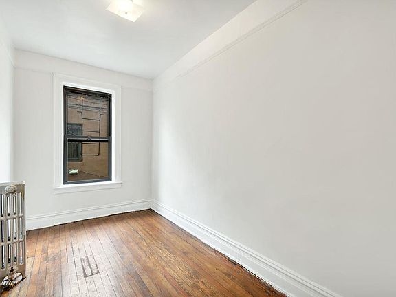 4th image of 2807 38th St APT 1R