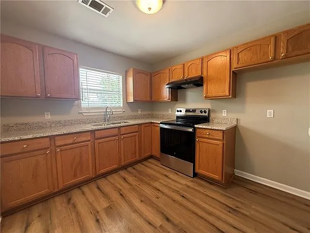 228 Megan St — Photo 3