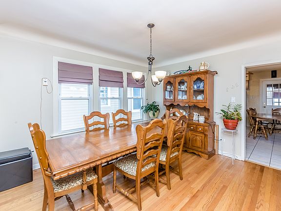 5th image of 5540 N Marmora Ave