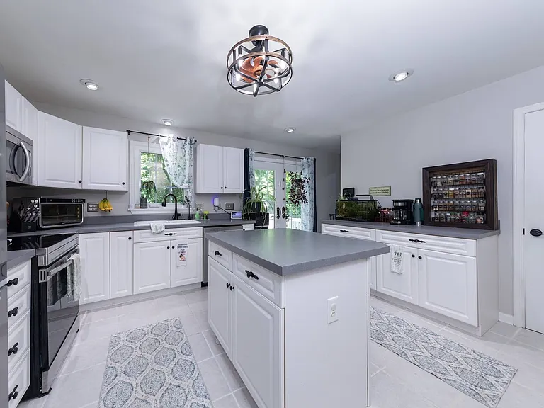 120 Timberwood Dr — Photo 3