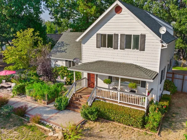 16909 Oak Hollow Cir, Nevada City, CA 95959