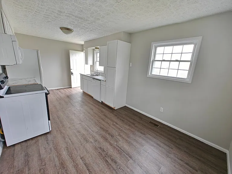 1442 Coachlite Dr — Photo 14