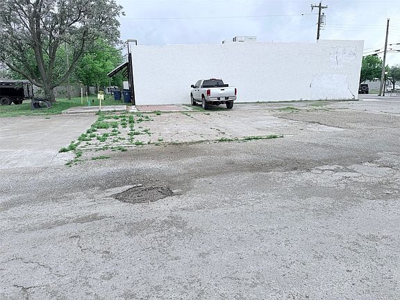 4th image of 219 N Pearl St