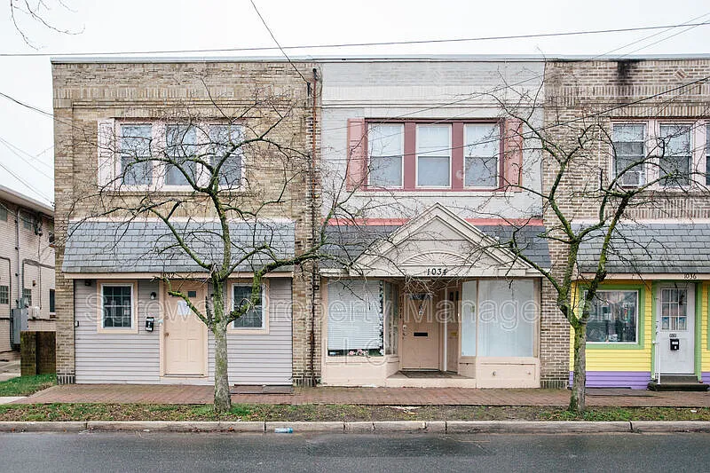 2 bed, 1.0 bath, 1100 sqft, $1,750 — Photo 1