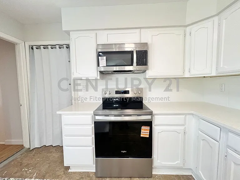 1308 Mistywood Ln — Photo 7