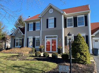 14 Wharton Ct, Kendall Park, NJ 08824