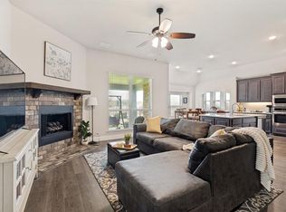 703 Oakcrest Dr, Justin, TX 76247