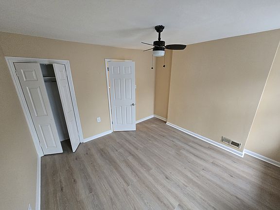 5th image of 402 N Franklin St
