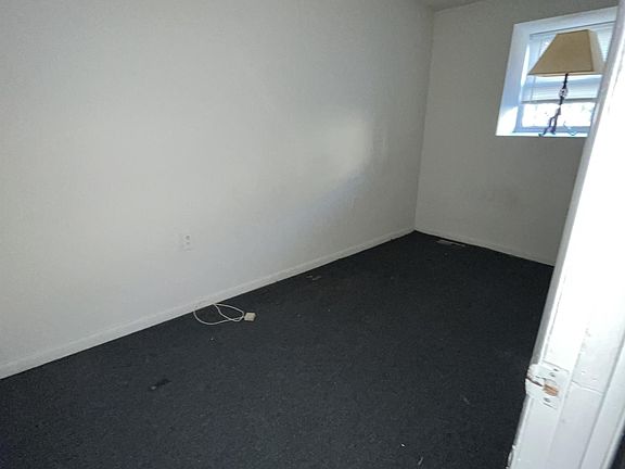 4th image of 4522 Baker St #10901262