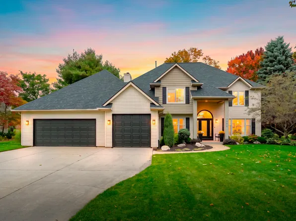 7392 Dunross Dr, Portage, MI 49024