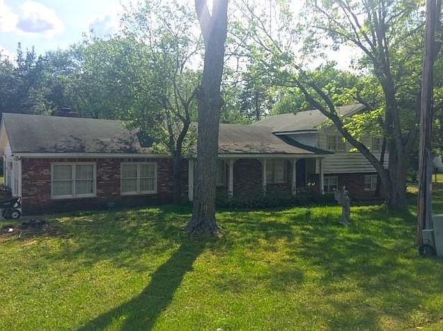 2nd image of 2049 Elmwood Cir