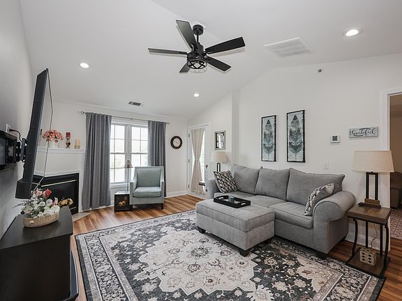 4th image of 4 Crestview Circle #119